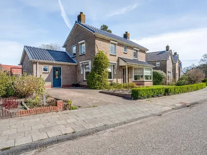 Vrijstaande woning te koop: Zuidenveld 5, Roden