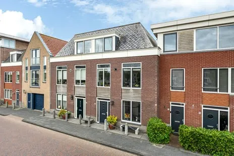 Terraced house for sale: Zuiderhaven 20, Binnenstad Harlingen