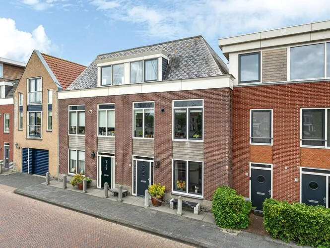 Tussenwoning te koop: Zuiderhaven 20, Binnenstad Harlingen