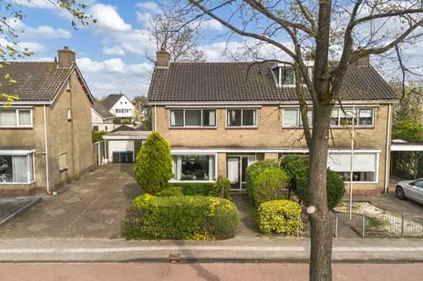 Twee-onder-één-kap te koop: Zuiderhogeweg 37, De Peppel Drachten