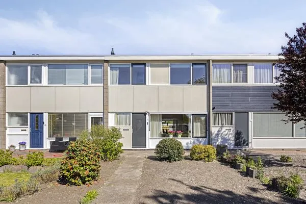 Tussenwoning te koop: Zuiderkruis 4, Klazienaveen