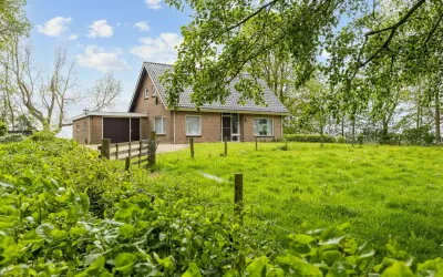 Vrijstaande woning te koop: Zuidermiedweg 2, Verspreide huizen Hallum Hallum