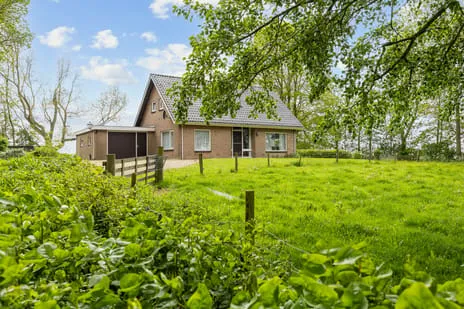 Vrijstaande woning te koop: Zuidermiedweg 2, Verspreide huizen Hallum Hallum