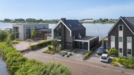 Vrijstaande woning te koop: Zuiderrak 39, Offingawier Sneek