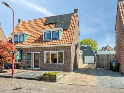 Twee-onder-één-kap te koop: Zuiderstraat 11, Midden Heerenveen