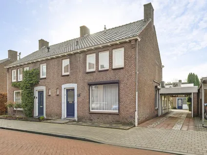 Twee-onder-één-kap te koop: Zuiderstraat 12, Keent Weert