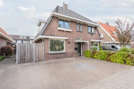 Twee-onder-één-kap te koop: Zuiderweg 30, Venesluis Hoogeveen