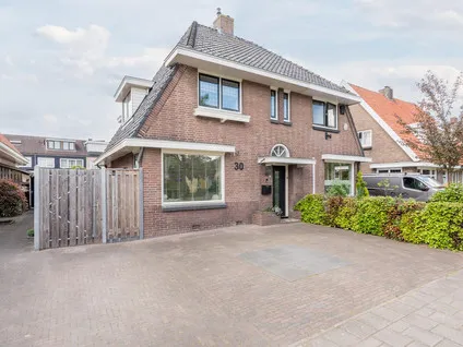 Twee-onder-één-kap te koop: Zuiderweg 30, Venesluis Hoogeveen