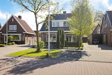 Twee-onder-één-kap te koop: Zuiderweg 87, Venesluis Hoogeveen