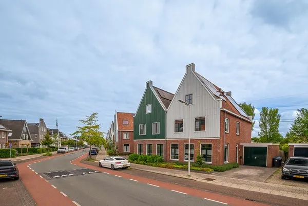 Twee-onder-één-kap te huur: Zuiderzeelaan 27, Luijendijk-zuid Landsmeer