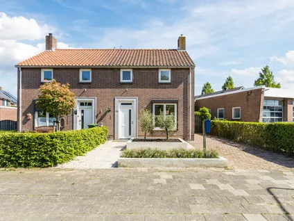 Twee-onder-één-kap te koop: Zuideveldlaan 31, Dussen Dussen