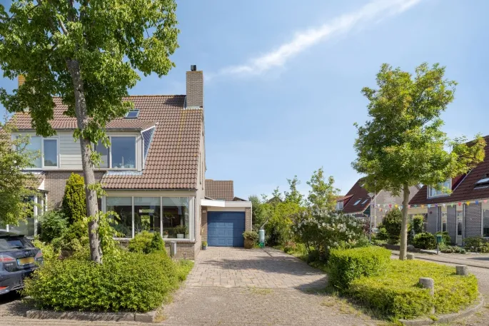Twee-onder-één-kap te koop: Zuidgouw 100, Zuidgouw en omgeving Ursem