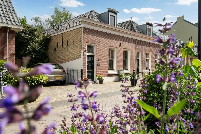 Twee-onder-één-kap te koop: Zuidhoek 154, Rotterdam
