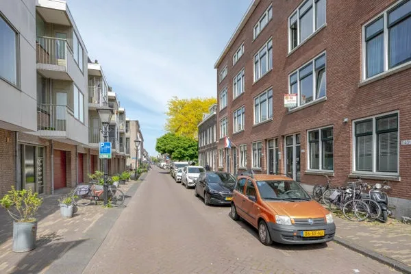 Tussenwoning te koop: Zuidhoek 3082PS, Oud Charlois Rotterdam