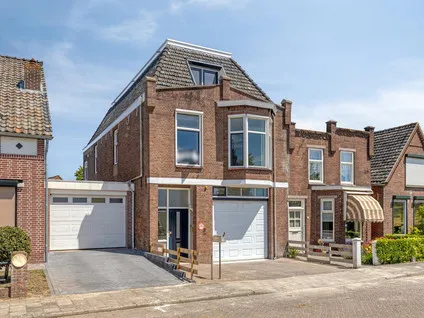 Terraced house for sale: Zuidplantsoen 11, Poortvliet Poortvliet