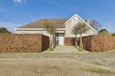 Vrijstaande woning te koop: Zuidsingel 1A, Axel