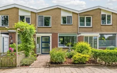 Tussenwoning te koop: Zuidster 49, Puttershoek Woonkern Puttershoek