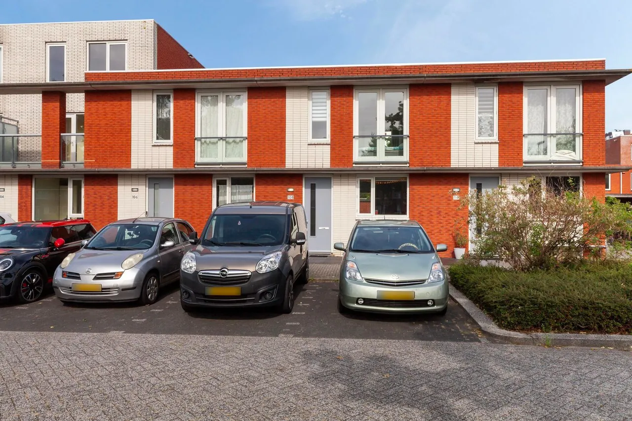 Tussenwoning te huur: Zuidwijkstraat 108, Zoetermeer