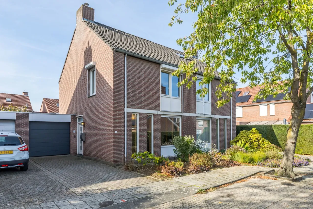 Tussenwoning te koop: Zuster Kubornpad 3, Beek (Li)