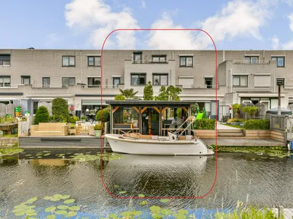 Tussenwoning te koop: Zuster Reichertstraat 16, Kloosterhof Leiden