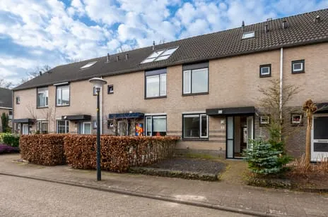 Tussenwoning te koop: Zuster Klijnstralaan 81, Ugchelen Ugchelen