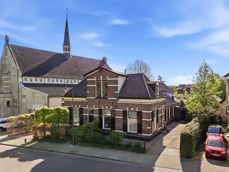 Twee-onder-één-kap te koop: Zutphensestraatweg 16, Dieren-Zuid beneden spoorlijn Dieren