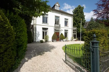 Vrijstaande woning te koop: Zutphensestraatweg 28, Velp-Noord boven spoorlijn Velp (Ge)