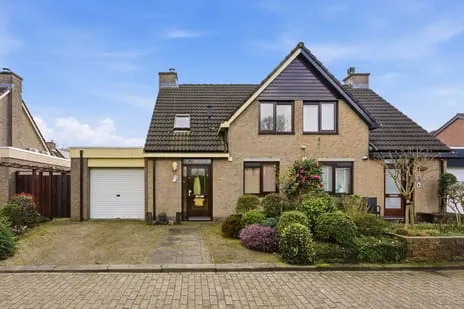 Twee-onder-één-kap te koop: Zwaluw 129, Drievliet Ridderkerk