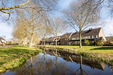 Tussenwoning te koop: Zwaluw 37, Blokhuiswetering Bunschoten-Spakenburg