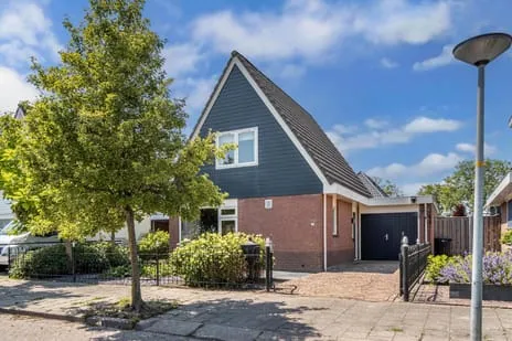 Detached house for sale: Zwaluwenlaan 3, Wieringerwaard (woonkern) Wieringerwaard