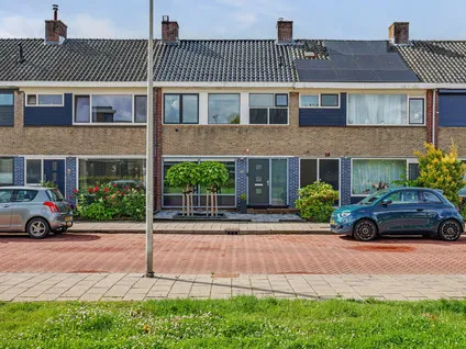 Tussenwoning te koop: Zwaluwenlaan 30, Tijsjesdijk Rhoon
