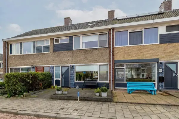 Tussenwoning te koop: Zwaluwenlaan 52, Tijsjesdijk Rhoon