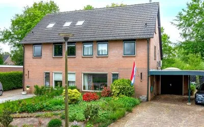 Twee-onder-één-kap te koop: Zwaluwhof 33, Vogelwijk en De Borgen Stadskanaal