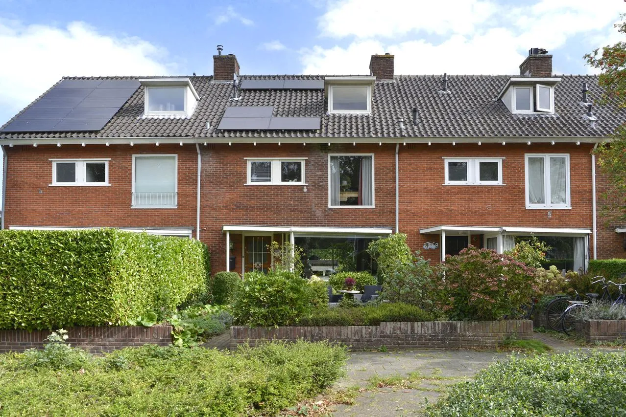 Tussenwoning te koop: Zwaluwlaan 63, Bussum