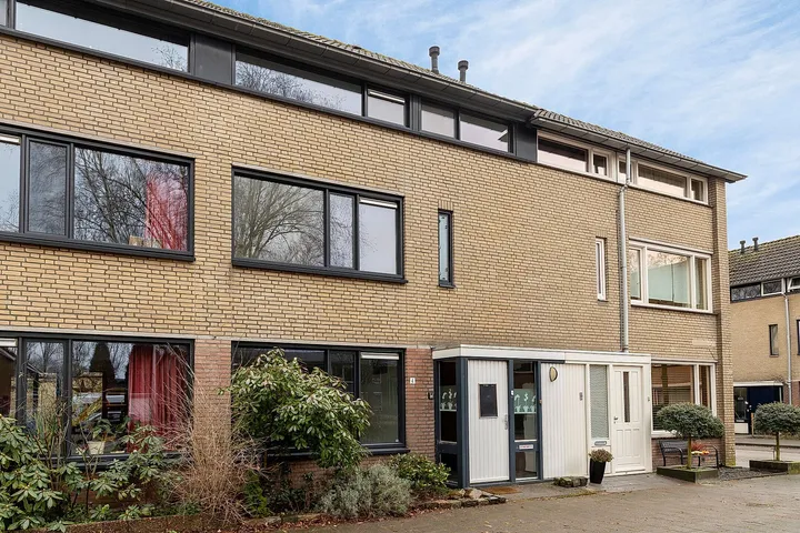 Tussenwoning te koop: Zwaluwstaartweg 4, Eindhoven