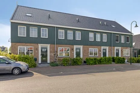 Tussenwoning te koop: Zwaluwstraat 17, Oosthuizen Oosthuizen