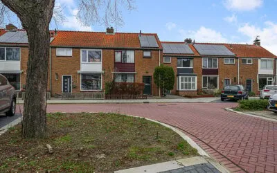 Tussenwoning te koop: Zwaluwstraat 8, Wormerveer West Wormerveer
