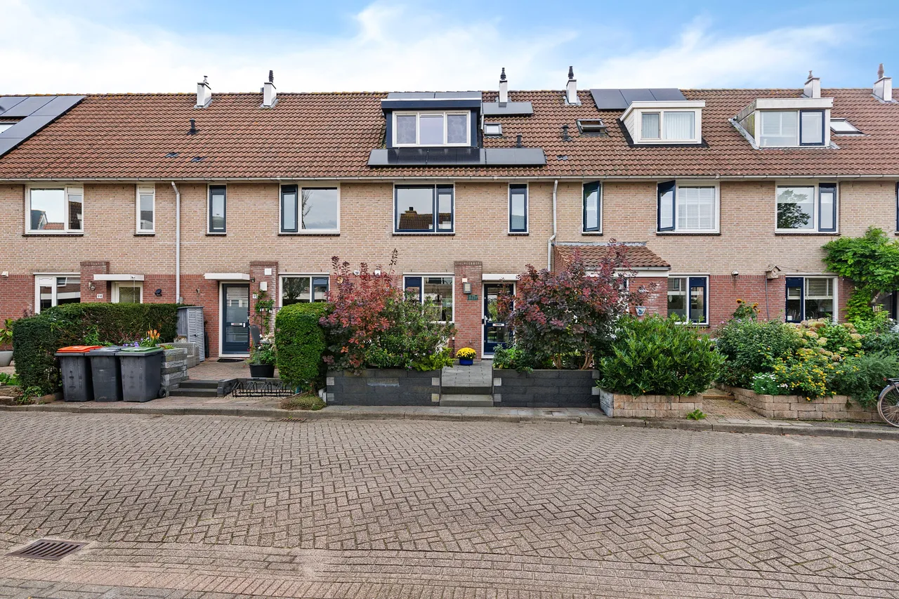 Tussenwoning te koop: Zwaluwtong 90, Monnickendam