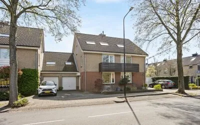Tussenwoning te koop: Zwaluwweg 62, Bijdorp Voorschoten