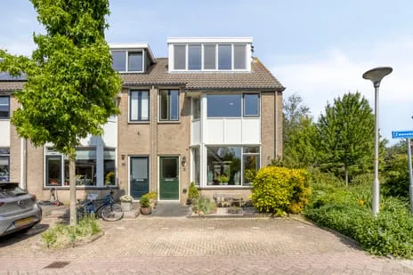 Hoekwoning te koop: Zwanebloem 1, Woubrugge-West Woubrugge