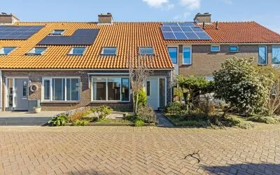 Tussenwoning te koop: Zwanebloem 11, Opstal Naaldwijk