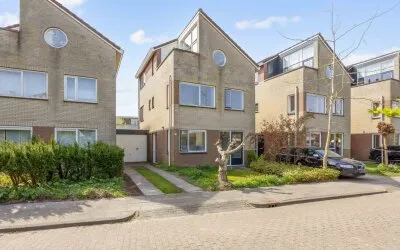 Tussenwoning te koop: Zwanebloem 26, Zuidhorn
