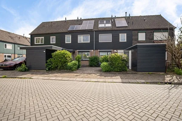 Tussenwoning te koop: Zwanebloem 44, Risdam-Noord - Buurt 21 04 Zwaag