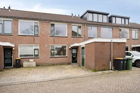 Tussenwoning te koop: Zwanebloemstraat 23, Bloemenbuurt Voorhout