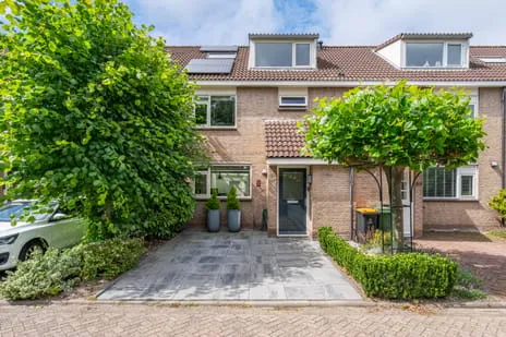 Tussenwoning te koop: Zwanebloemstraat 35, Bloemenbuurt Voorhout