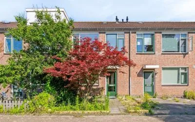 Terraced house for sale: Zwanebloemstraat 6, Bloemenbuurt Voorhout