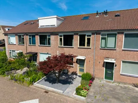 Tussenwoning te koop: Zwanebloemstraat 6, Bloemenbuurt Voorhout