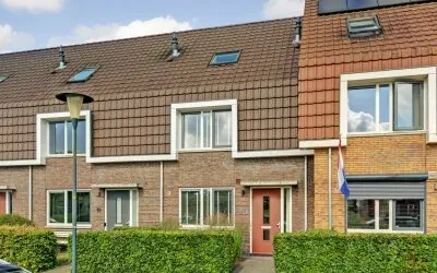 Terraced house for sale: Zwanenbloem 21, Lanenbuurt Elst