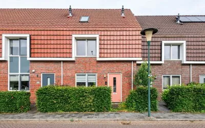 Tussenwoning te koop: Zwanenbloem 35, Lanenbuurt Elst