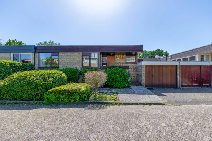 Tussenwoning te koop: Zwanenkade 126, Langeland Krimpen Aan Den Ijssel